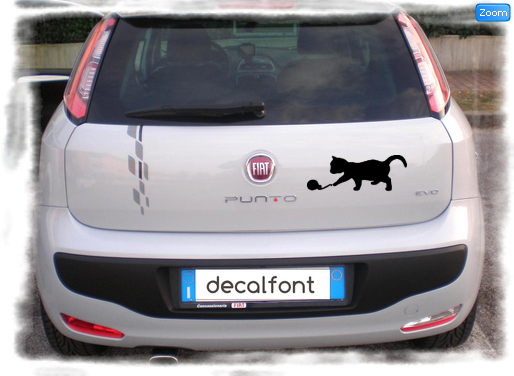 L'effetto dell'adesivo Gatto gomitolo su una Fiat Punto