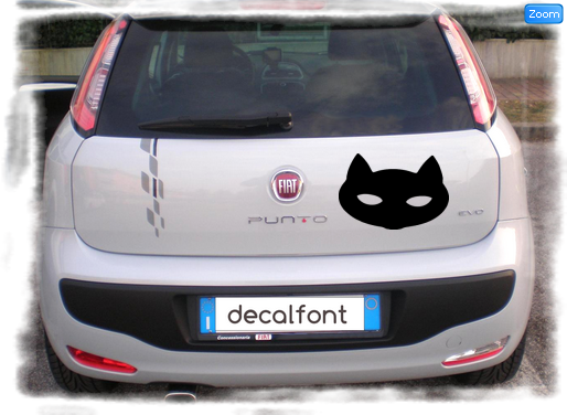 L'effetto dell'adesivo Faccia del gatto su una Fiat Punto