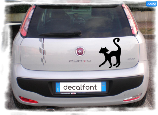 L'effetto dell'adesivo Gatto fusa su una Fiat Punto