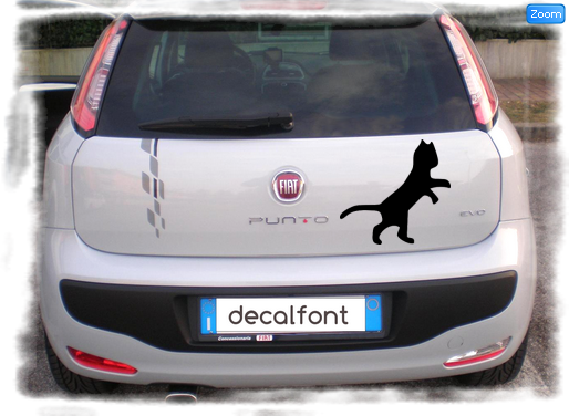 L'effetto dell'adesivo Gatto giocoso su una Fiat Punto