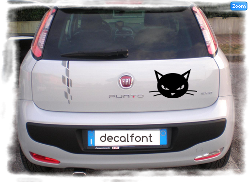 L'effetto dell'adesivo Gatto viso cattivo su una Fiat Punto