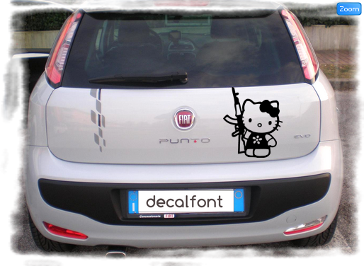 L'effetto dell'adesivo Hello kitty su una Fiat Punto