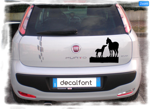 L'effetto dell'adesivo Cavallo e pony su una Fiat Punto