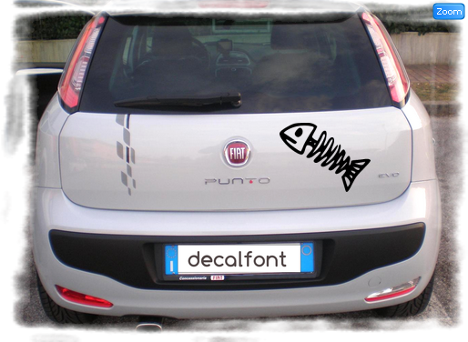 L'effetto dell'adesivo Pesce 4 su una Fiat Punto