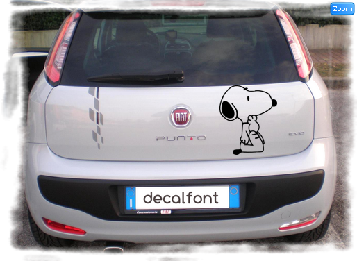 L'effetto dell'adesivo Snoopy su una Fiat Punto